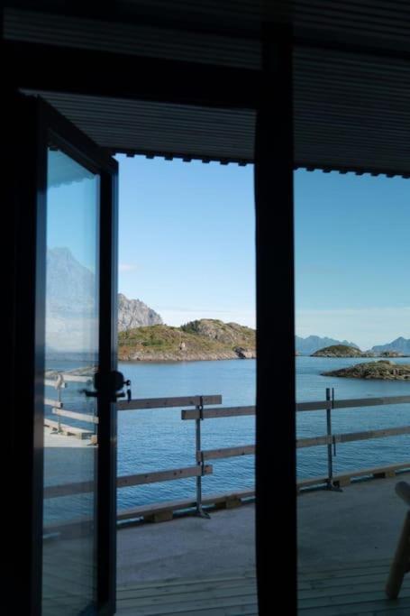 Seafront Apartment Henningsvær Exteriör bild