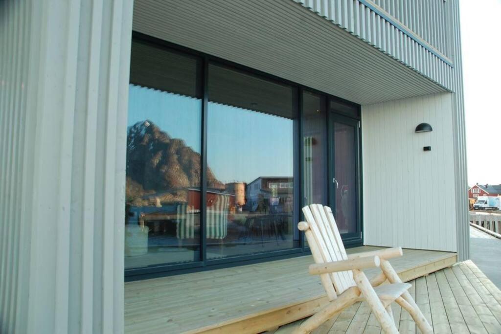 Seafront Apartment Henningsvær Exteriör bild