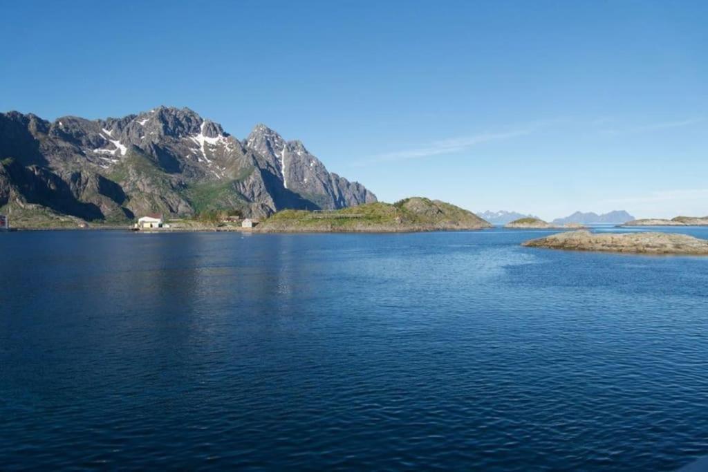 Seafront Apartment Henningsvær Exteriör bild