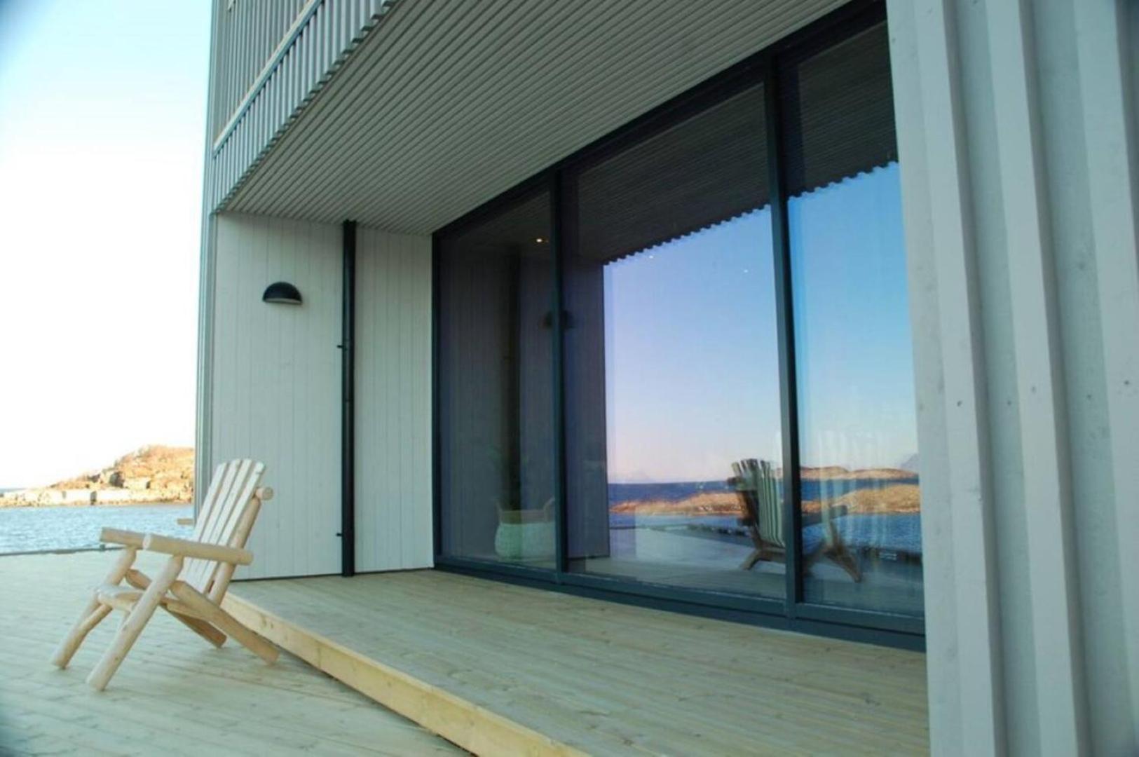 Seafront Apartment Henningsvær Exteriör bild