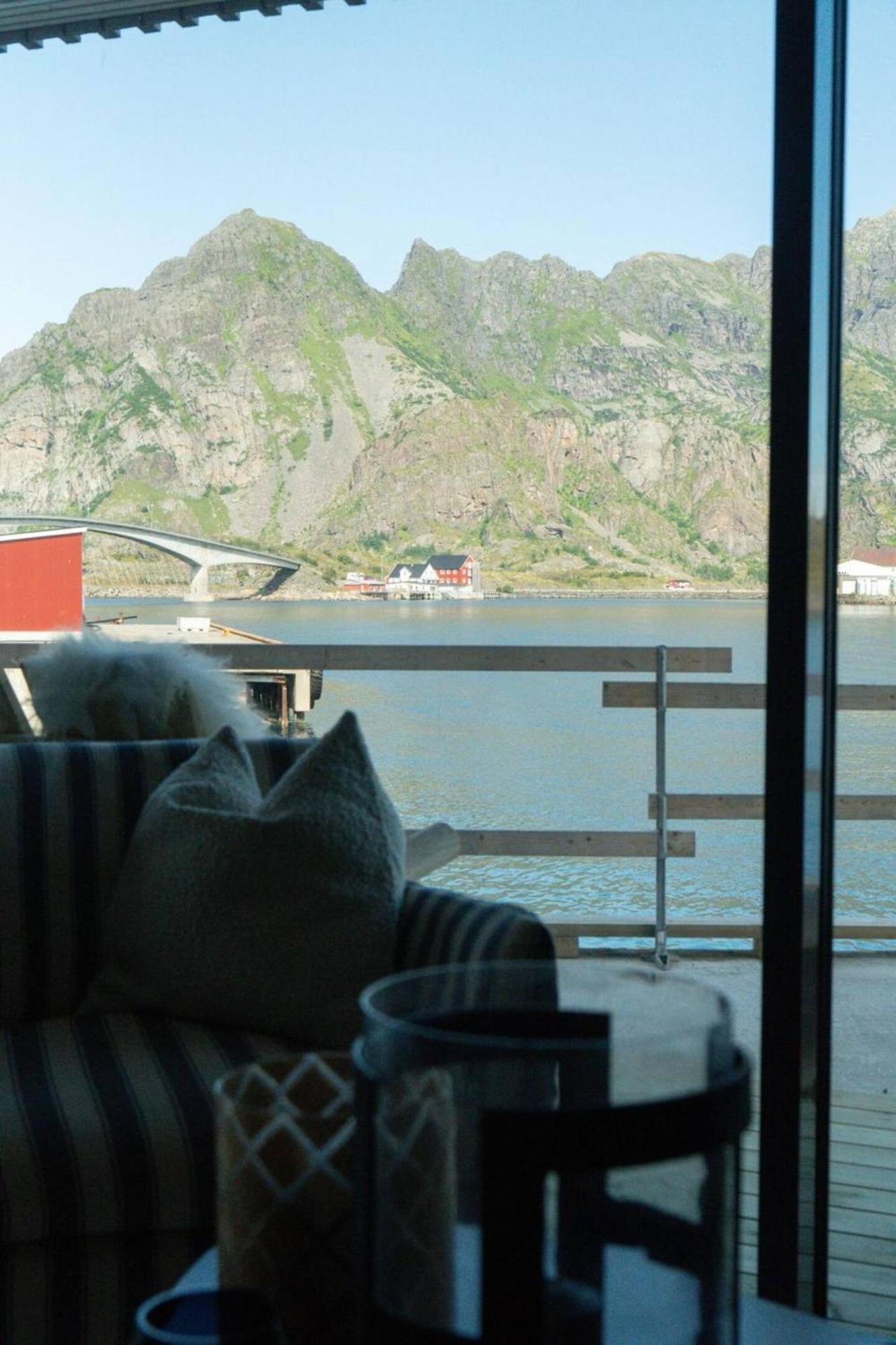 Seafront Apartment Henningsvær Exteriör bild